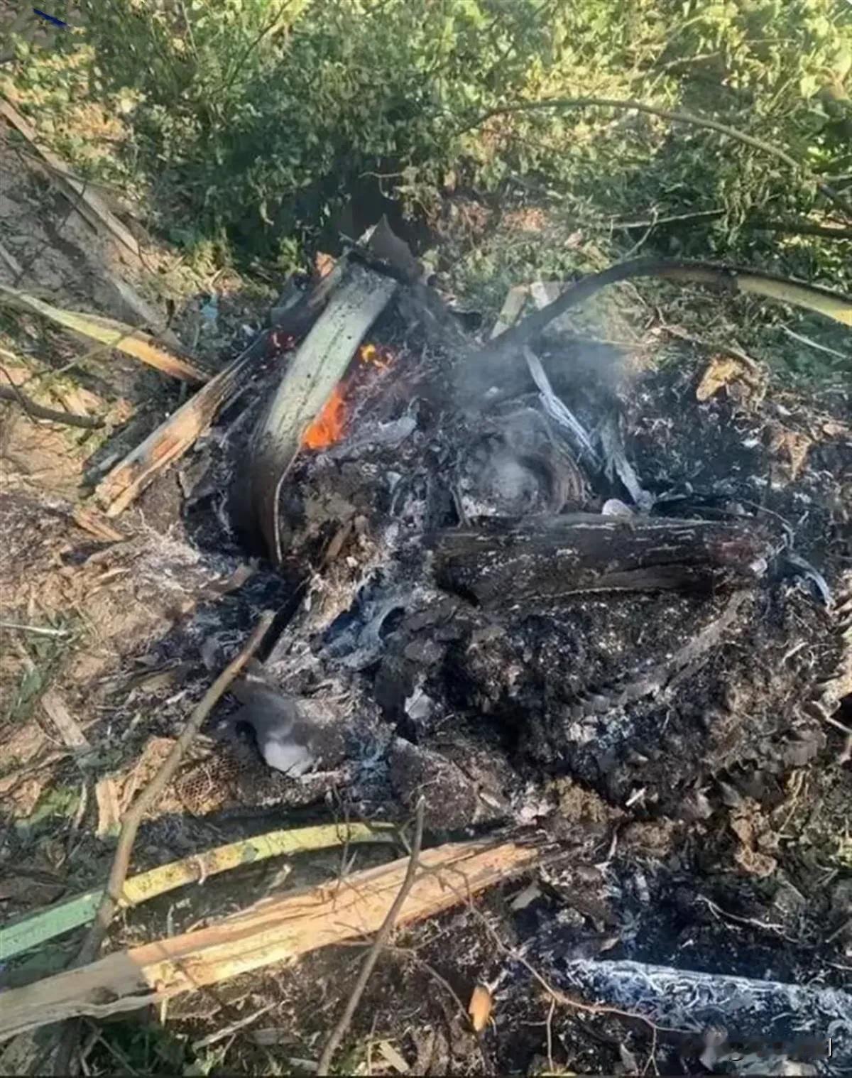 俄罗斯一架苏霍伊机型坠毁，3名机组人员全部遇难。
7月12日，俄罗斯紧急情况部表