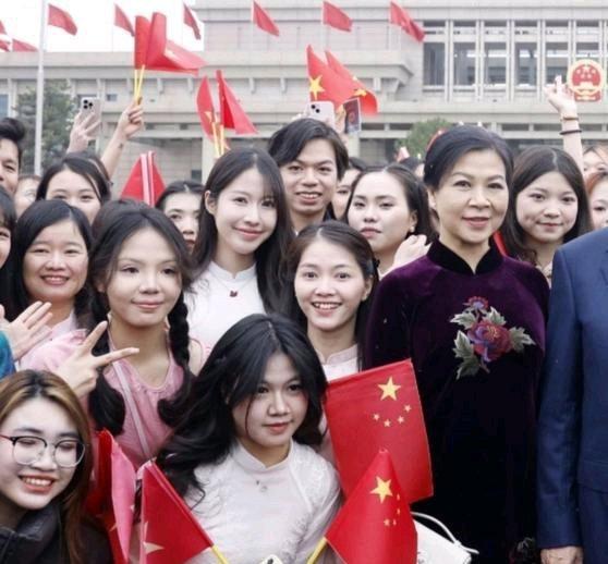 《成了，越南答应中国了！》播放量：12万
点赞量：759 ​​​
