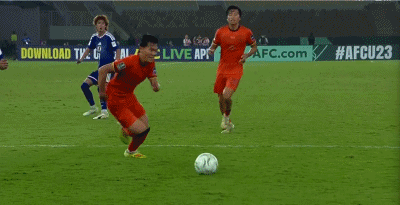 刘浩帆手球送点 可惜！手臂稍微张开了！ 