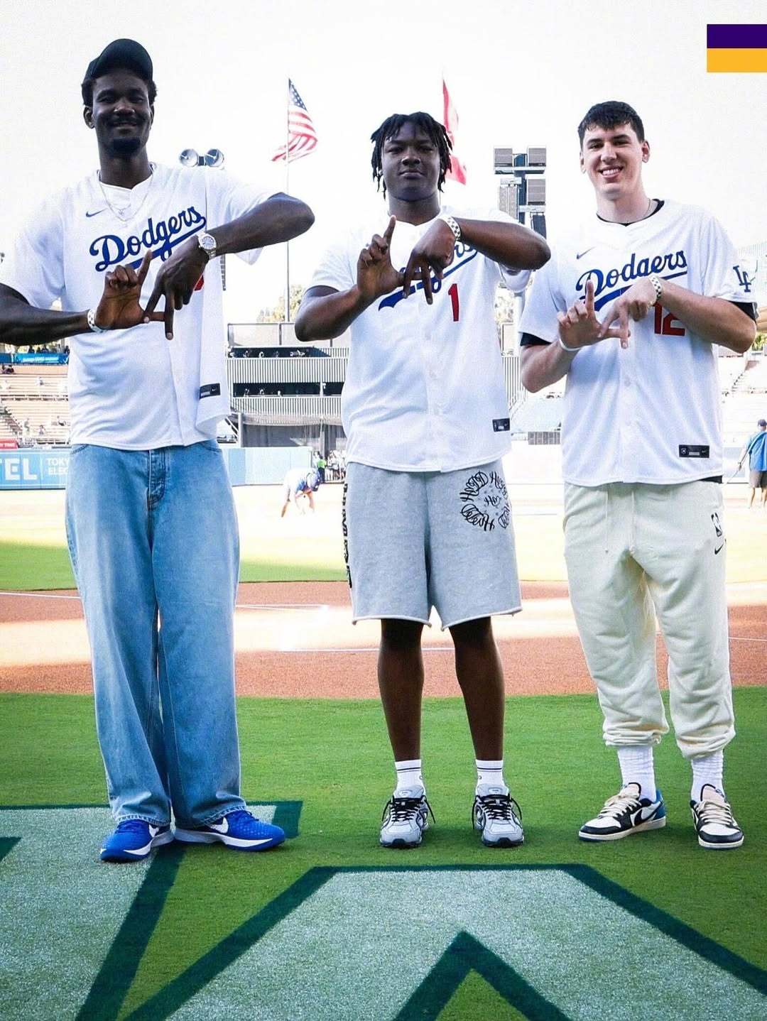 、阿杜、和拉拉维亚一起去看道奇的比赛啦⚾️💙湖人国度洛杉矶湖人[超话] ​​​