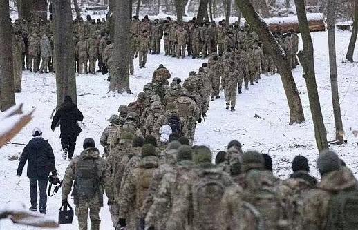 美国现在也是心灰意冷了，面对俄罗斯的强大，美国也是觉得乌克兰没有什么希望了，只能