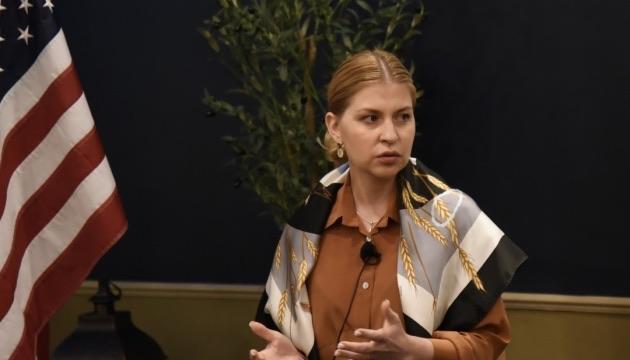 乌克兰驻美国大使奥尔加．斯特凡尼什娜表示，基辅继续与美国就购买战斧导弹和其他远程