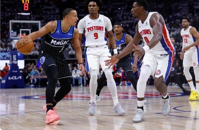 活塞方面，G1狂砍下39分的坎宁安，今天又砍下27分11次助攻6个篮板；托拜亚斯