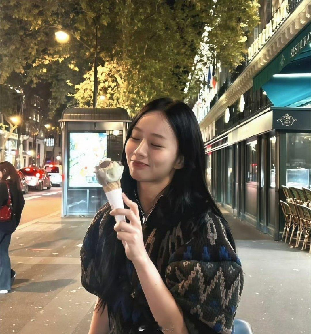 李惠利[超话] 李惠利过生日，中国粉丝好有排面！首尔变成了一个巨大的痛城哈哈哈哈