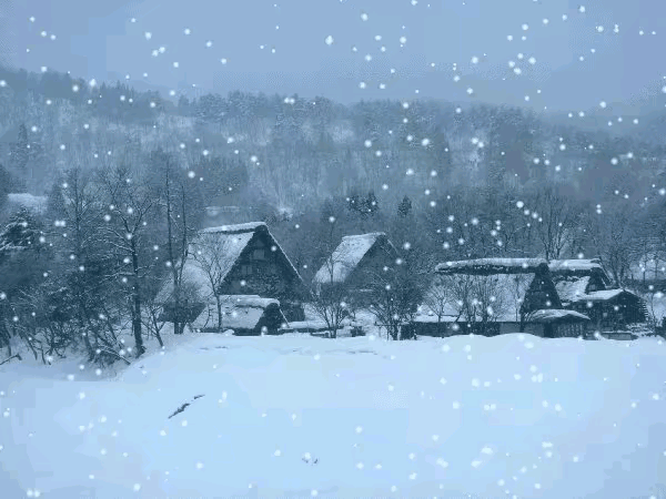 续尾句：
皓月当空夜色深，
相思月夜最伤人。
凭栏望断天涯路，
续：
不禁泪湿透