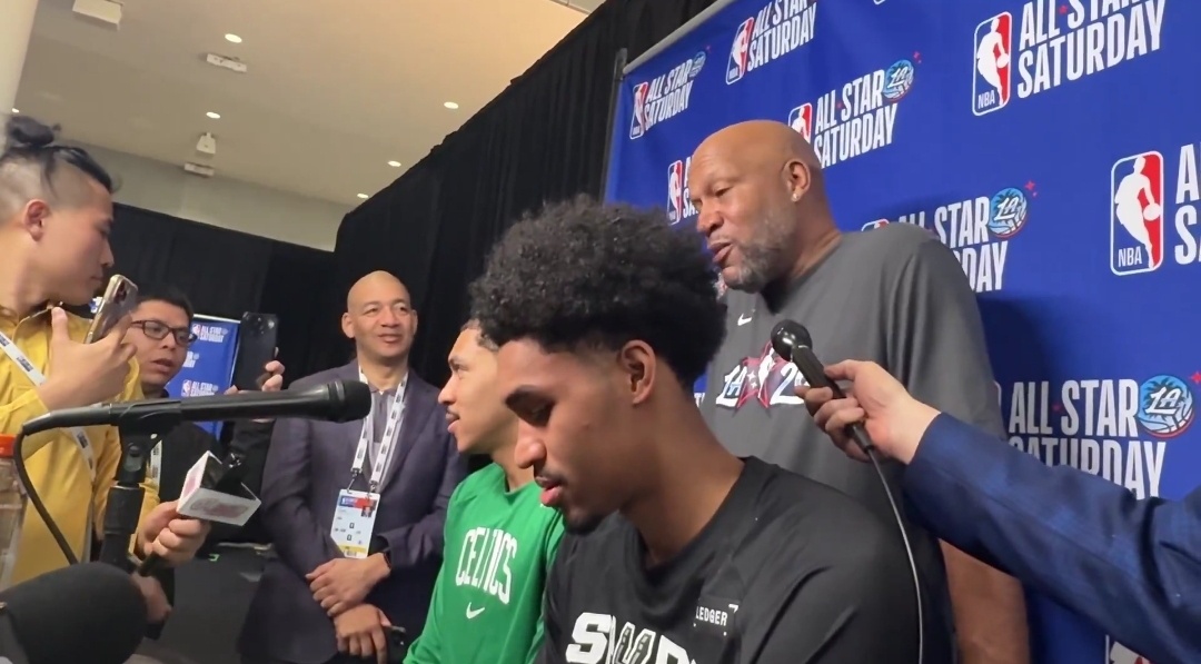 老哈珀开始上网冲浪了福克斯粉丝：“因为这群球迷从一开始就对他特别不友好。不管他做