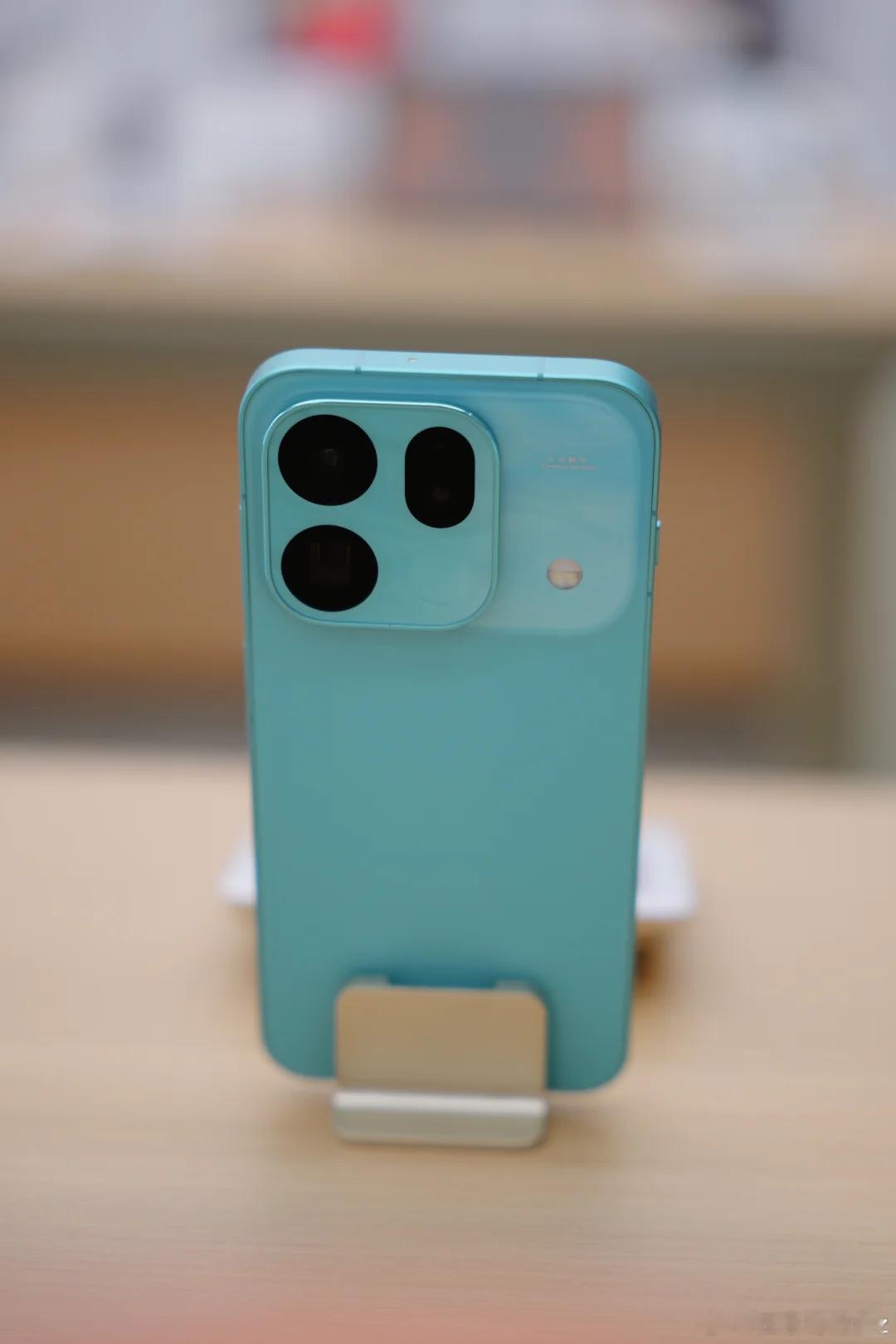 路过专柜摸到了OPPO Find X9s Pro的真机，说几句大实话！📱✨ 外