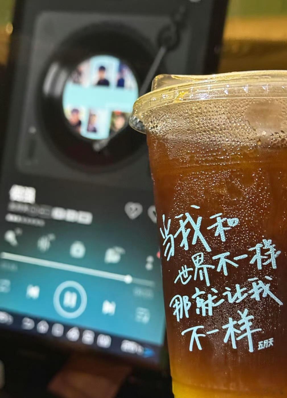是热出bug了嚒？[二哈]再抽一次，下午3点开请3个熟面孔喝咖啡☕评论就好 ​ 