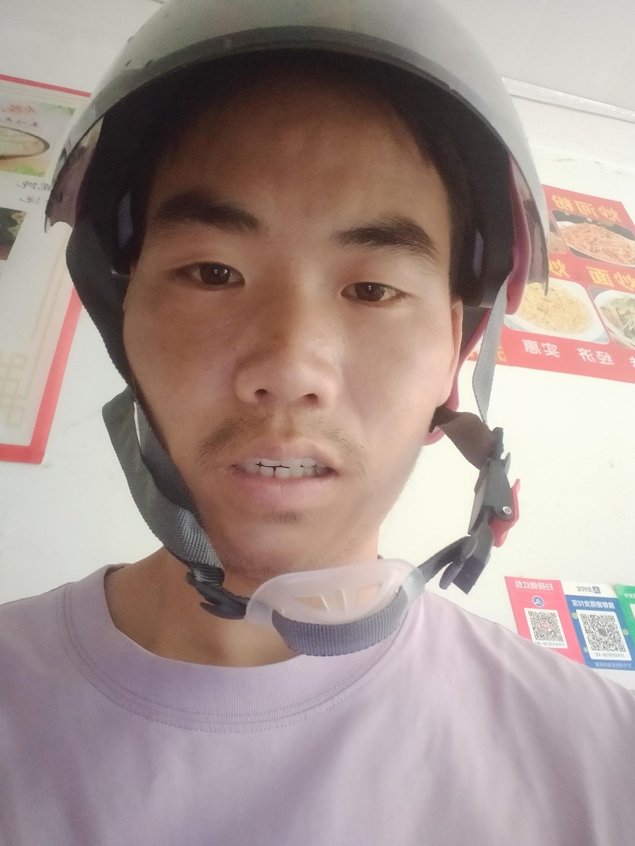 今天来吃饭，点了两份混沌快要好了