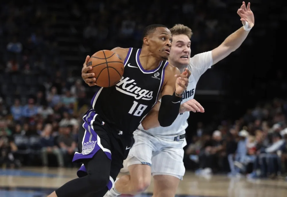 NBA常规赛2月24日进行3场比赛。火箭主场迎战爵士，杜兰特力争率队复仇对手避免