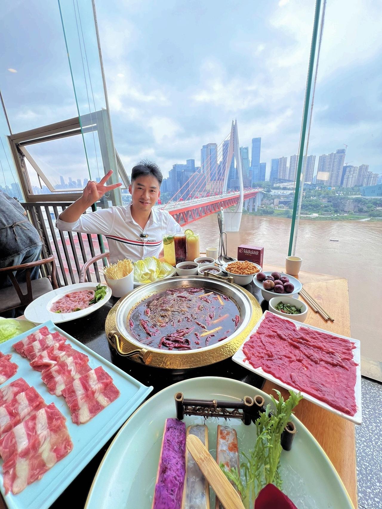 国庆中秋聚餐请客就吃刘一手火锅，还能看美丽江景刘一手火锅 中秋聚餐 重庆火锅 美