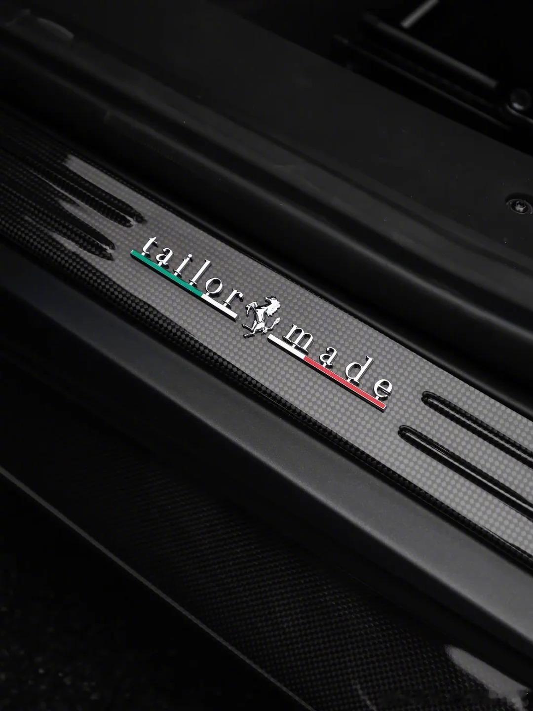 Ferrari 488 Pista Spider，黑白配，经典永不过时[打工人]