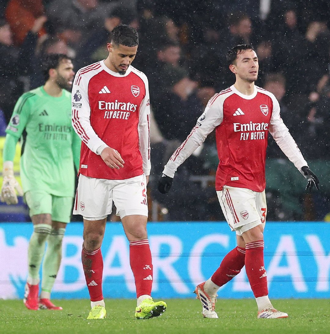 阿森纳客场2-2战平狼队，这是英超历史上首次领头羊球队在领先两球以上的情况下被降