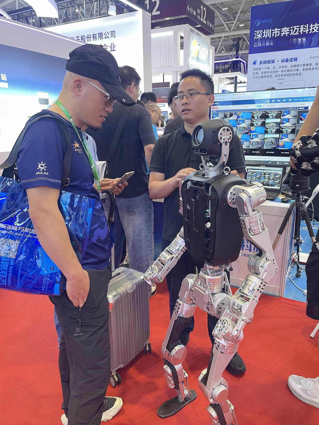 深圳2026人工智能博览会
ai智能发展相当快，人头涌涌！
人工智能 ai 人工