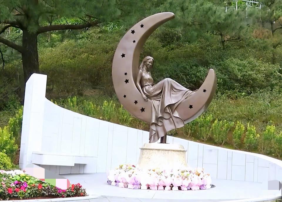 李玟雕像，高以翔雕像，邓丽君雕像，姚贝娜雕像，大S雕像。都很美！

很多人看了可
