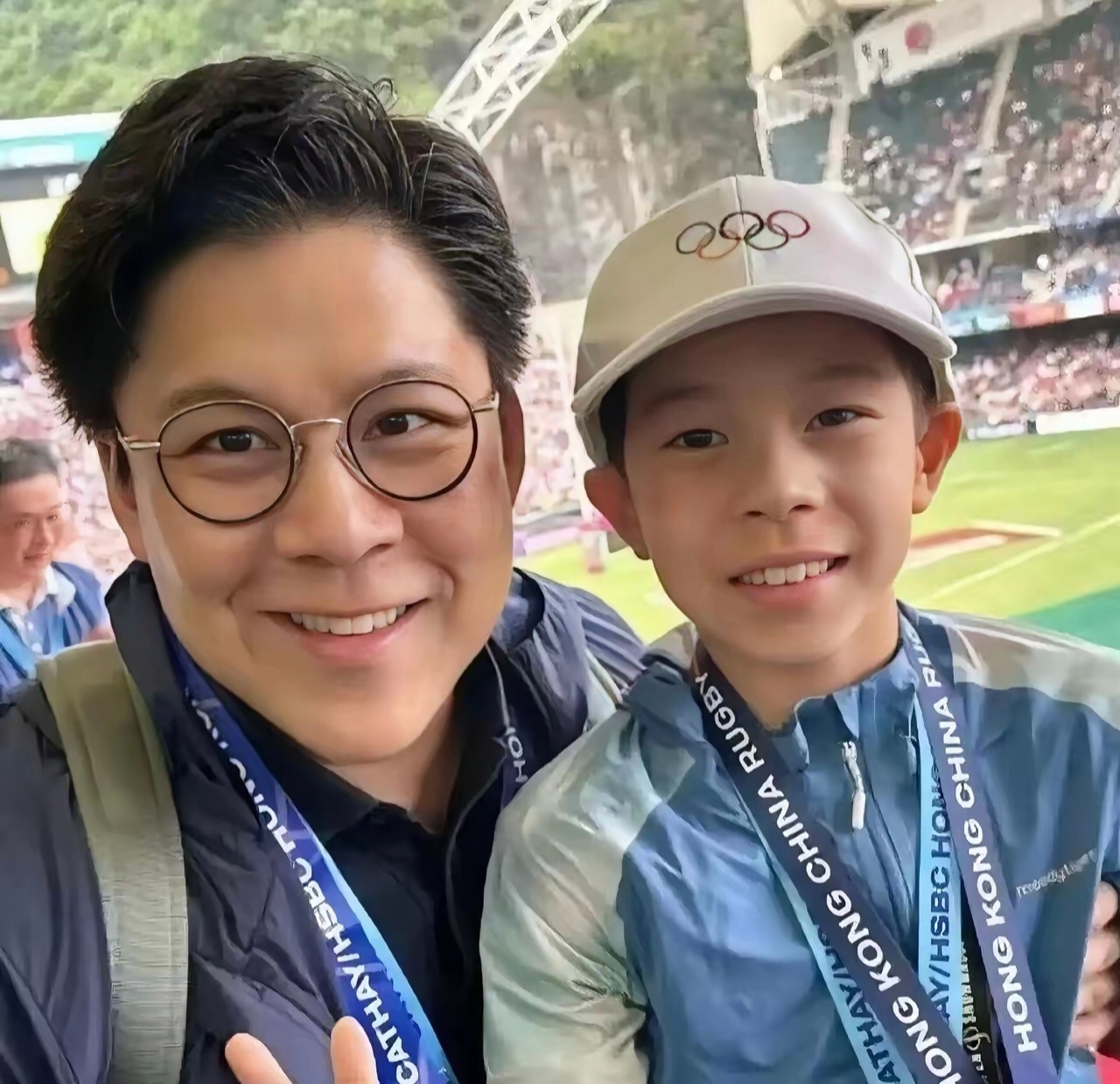 郭晶晶霍启刚大儿子远赴英国读书，网传入读拉德利公学，霍家三代奔赴英国私校，顶级豪