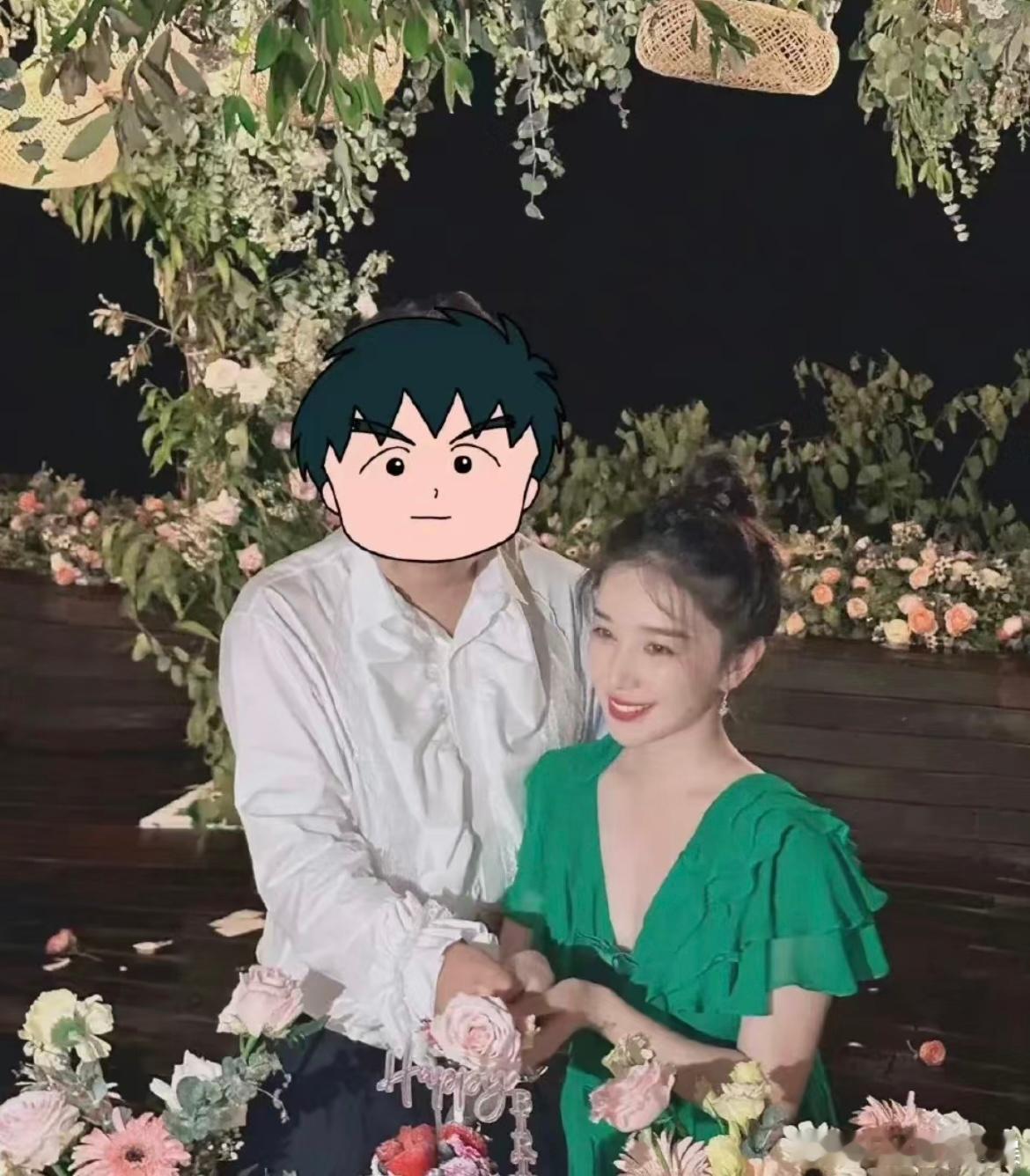 阚清子与未婚夫现身妇产医院 阚清子的未婚夫是她的影迷，前一阵子公布被求婚，满脸幸