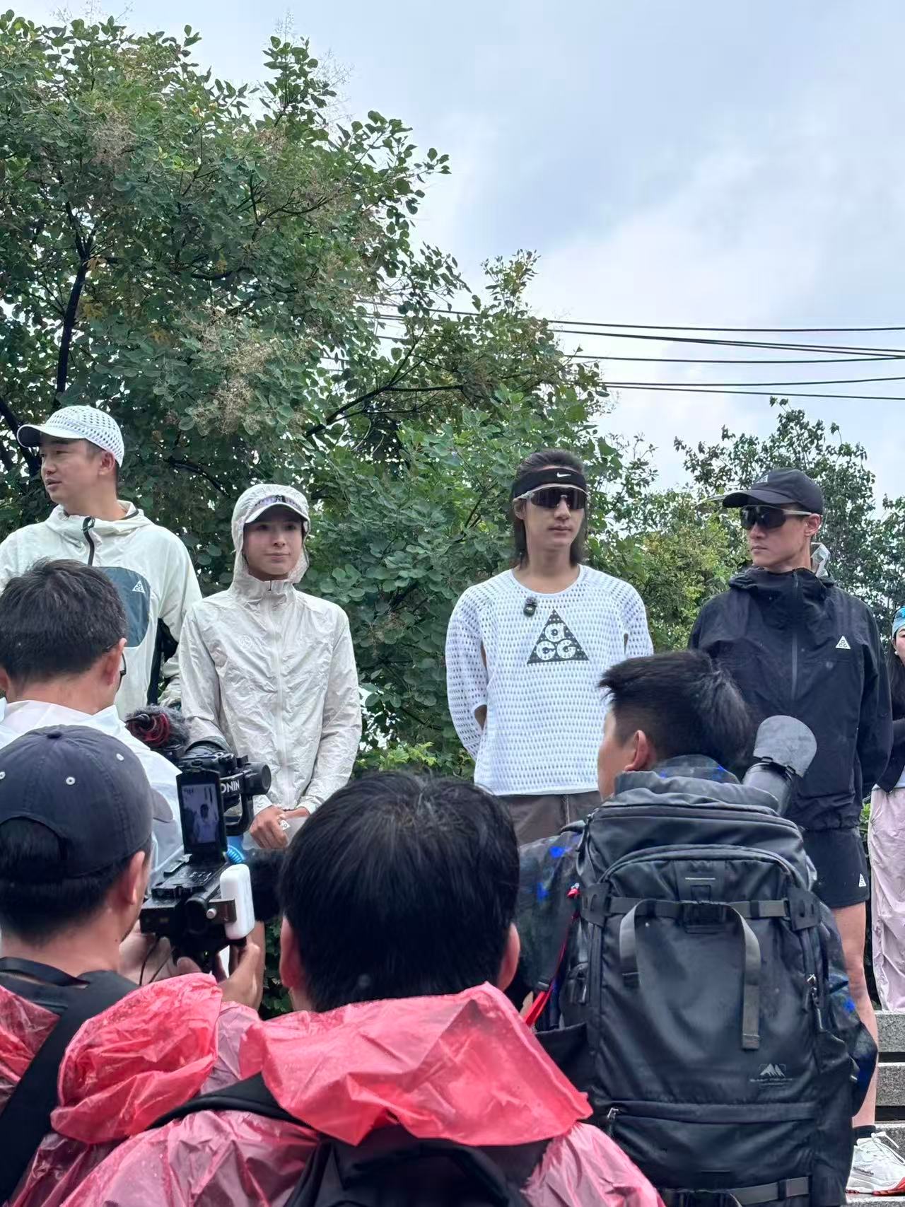 香山偶遇此沙越野跑香山越野跑活动偶遇此沙 此沙的运动频率真的很高。西湖跑步被偶遇