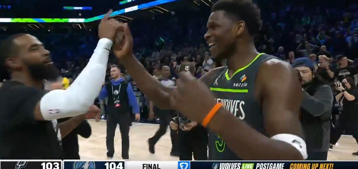 25-26赛季NBA常规赛，森林狼104-103逆转击败马刺，末节森林狼队对于文