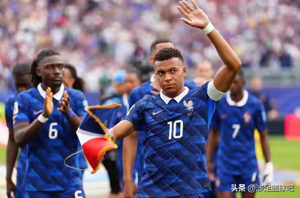 法国3:1摩洛哥
理由:虽然摩洛哥是一支防守坚韧的球队，但法国拥有恐怖的进攻火力