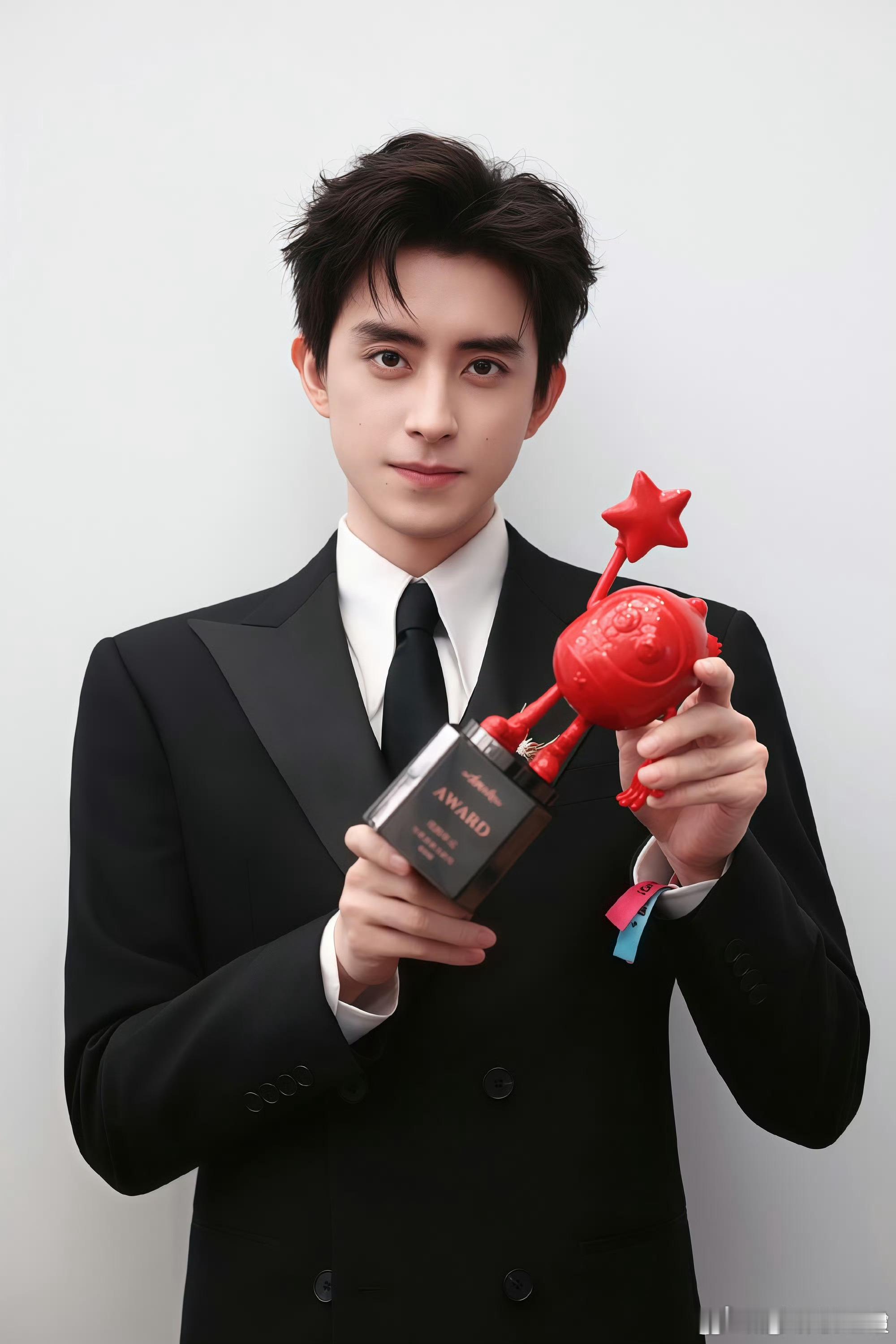 有被敖瑞鹏的观影报告红到 喜欢他，不只是因为作品，更是因为他这个人。正直、勇敢、