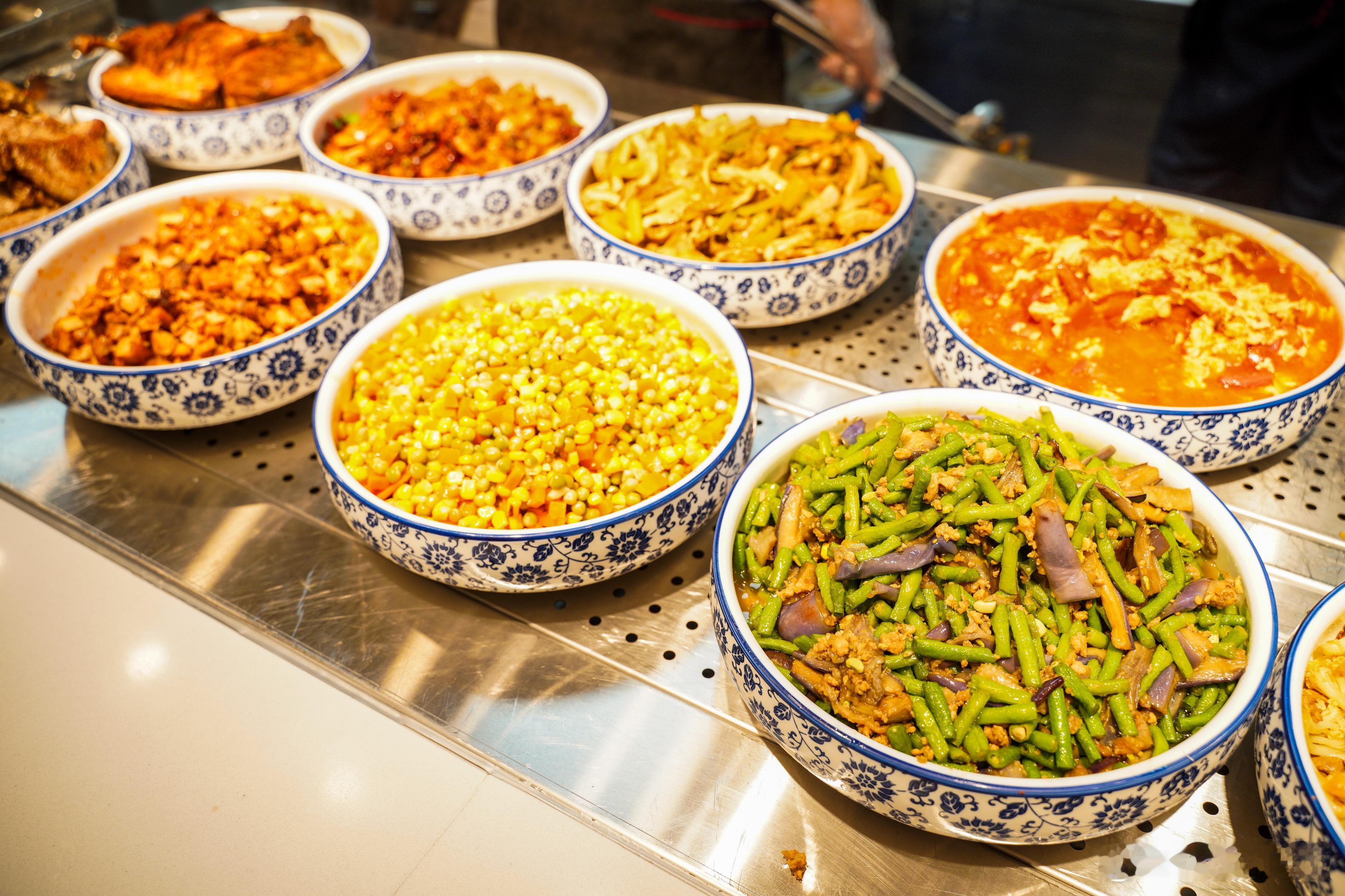 小鹏新总部食堂什么水平？ ​​​