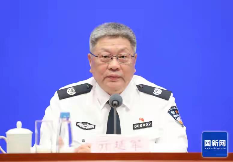 今年上半年，我国刑事案件、治安案件数分别同比下降16.5%、11.3%，社会稳定