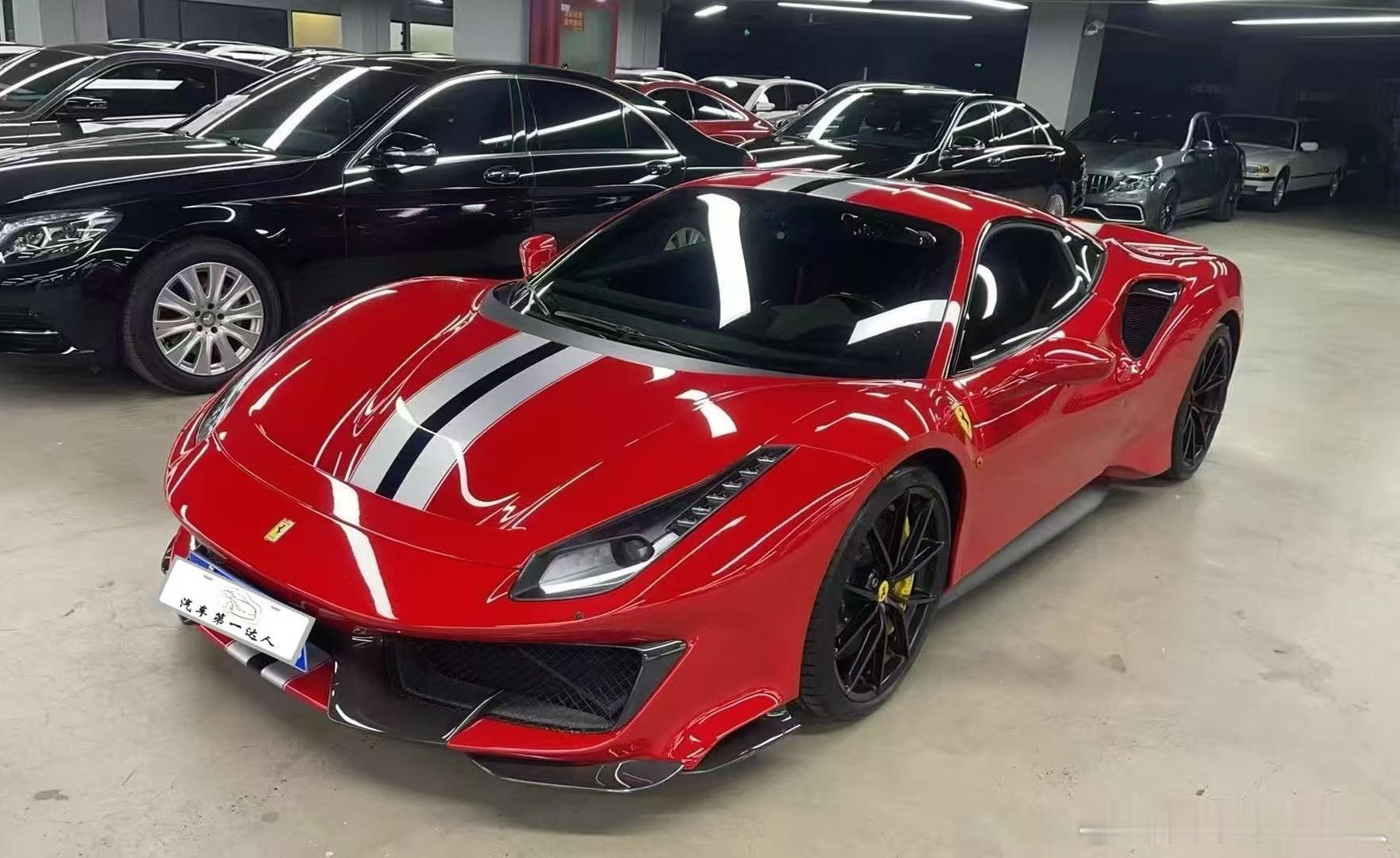 法拉利488 pista，19年上牌，2.7万多公里，全车碳纤维，车主报价420