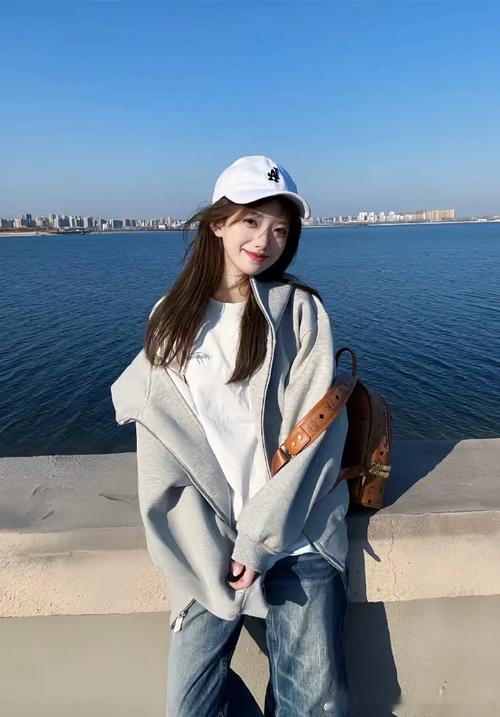 离过婚的人，不是不爱了
吃过婚姻苦的人，不是不爱了，是不敢再拿后半辈子，去赌人性