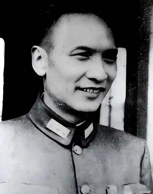 1949 年 12 月，云南昆明。蒋介石从重庆发来密电，仅八字：“即行逮捕，就地