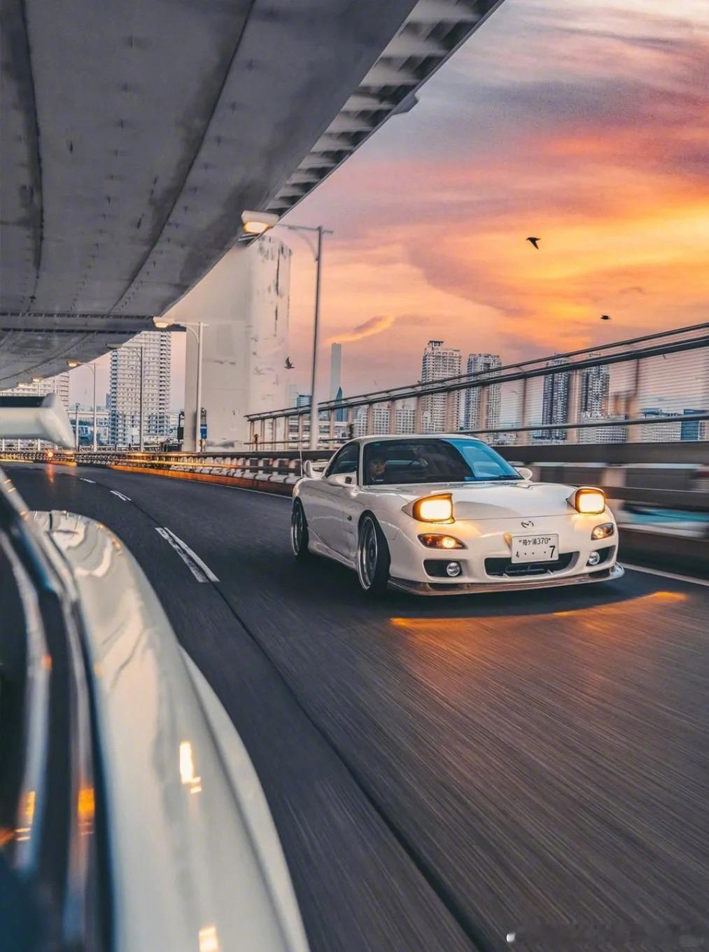 RX-7你这么帅不要命啦，不塞车啦？ ​​​
