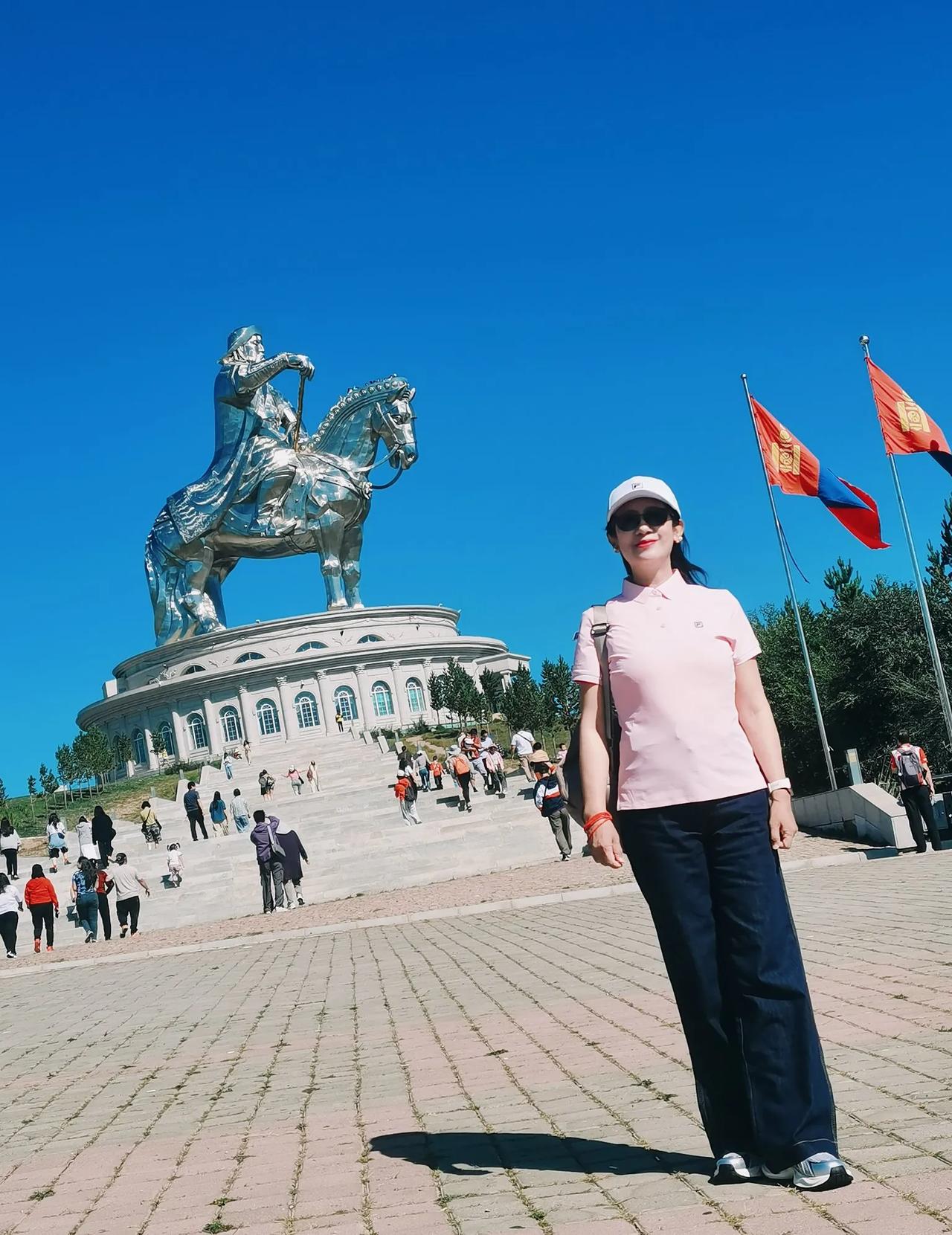 世界上最大的成吉思汗塑像，位于乌拉巴托成吉思汗博物馆