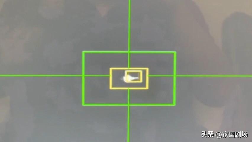 视频显示，今日数小时前，一架F15战斗机在霍尔木兹岛空域被伊朗防空瞄准锁定，又中