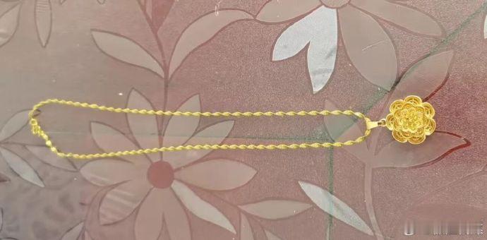 上万元金项链遗失台州民警半小时完璧归赵 群众事，无小事。半小时的争分夺秒，守护的