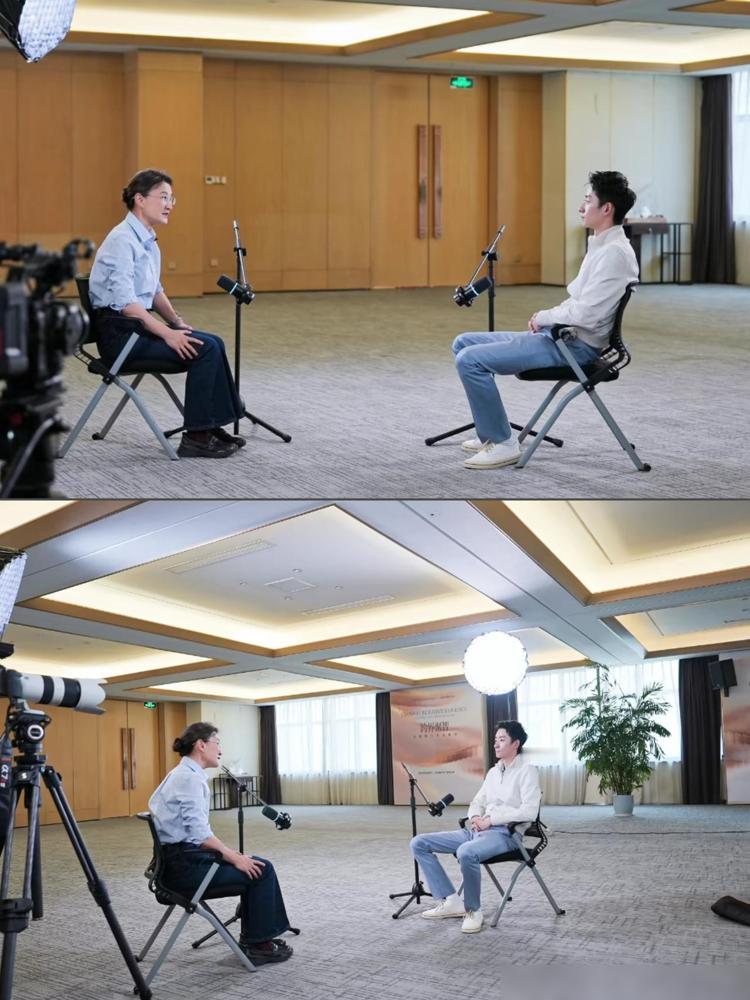 这下子排面拉满了！

吴宜泽这刚拿了斯诺克世锦赛冠军回国，先是各种代言、粉丝见面