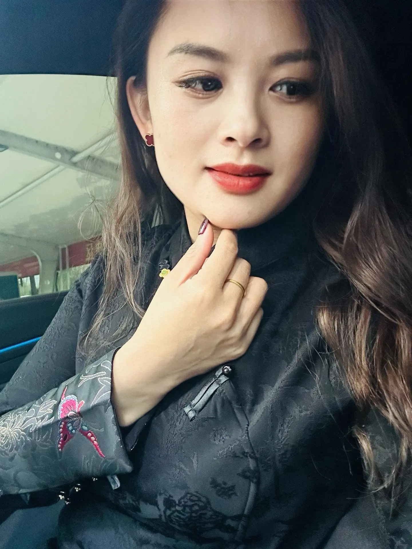 所谓成熟，就是亲手葬了曾经的自己