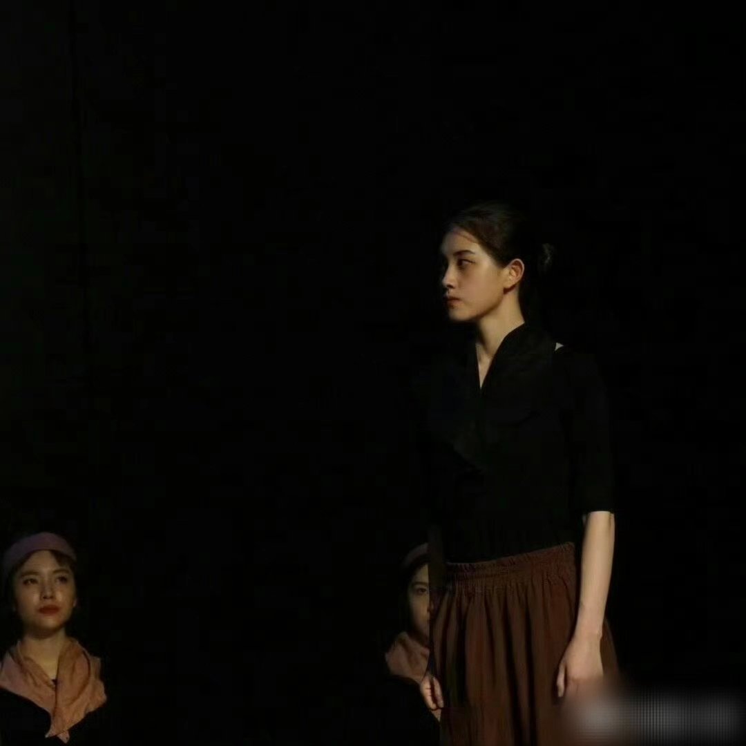 从作品扒到高中相册，郭宇欣：还好一直本本分分，这份清醒太难得～ 