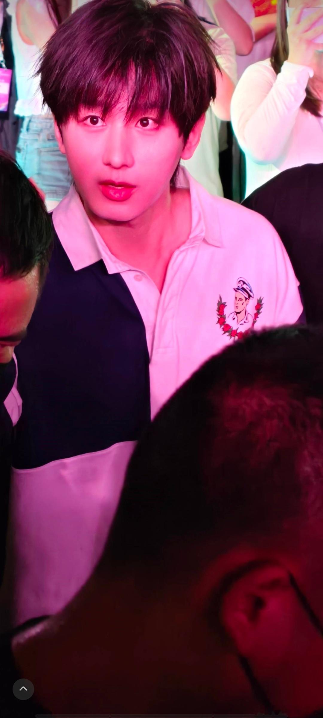 成毅赚钱傅诗淇捐，成毅你怎么这么好这么好啊！宛若天神降临