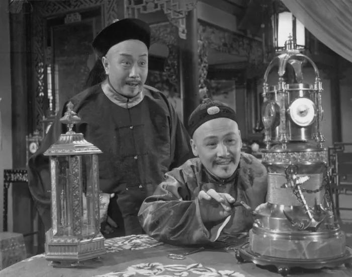 想起了过去三年，泽连斯基，你在世界各国议会碰着唾沫星子四处借钱，满世界都羡慕呀，