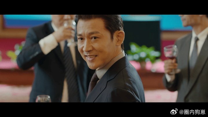 48岁刘烨本命年上强度了剧集叵测今晚《叵测》开播，看刘烨颠覆形象演基层民警，就冲