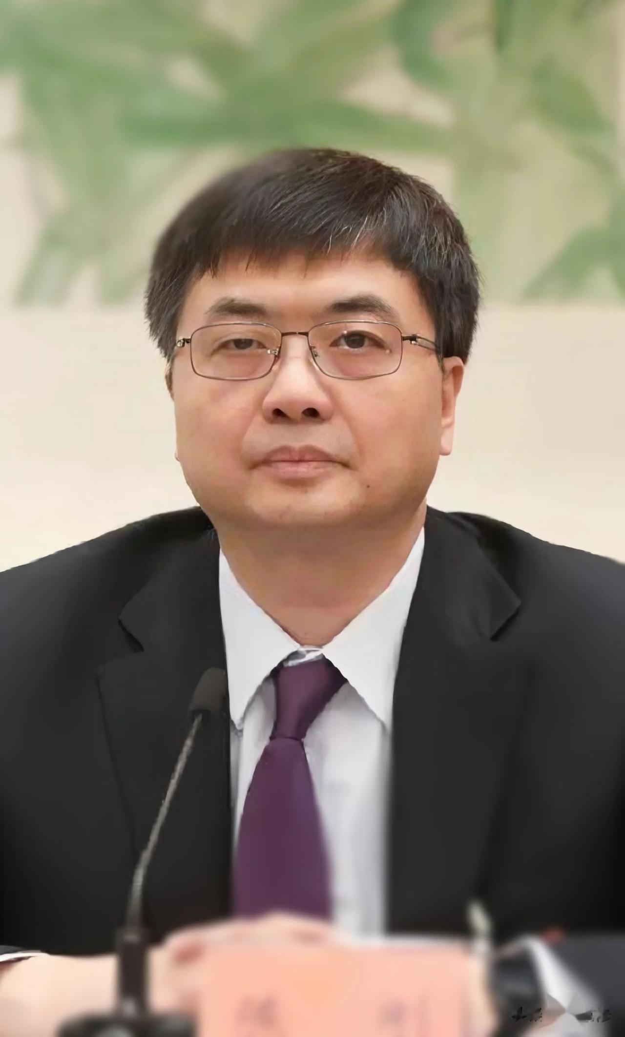 这次抗震救灾，青海省委的决定堪称表率，质朴务实的陈书记赢得了全网怒赞！

日前青