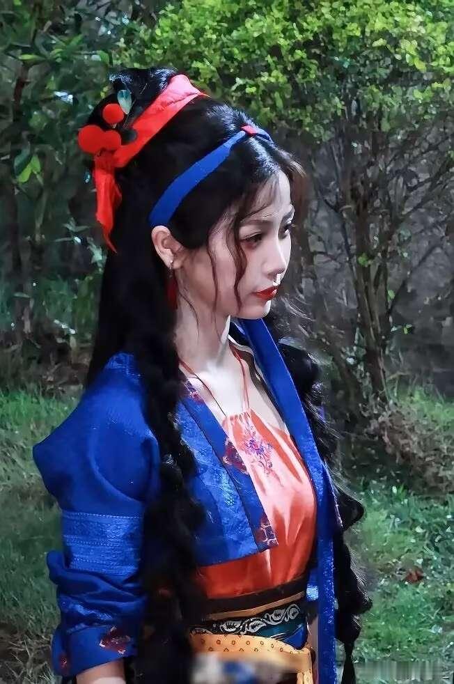 在古偶妆造严重同质化下 谁不想接虞书欣的妆造运 