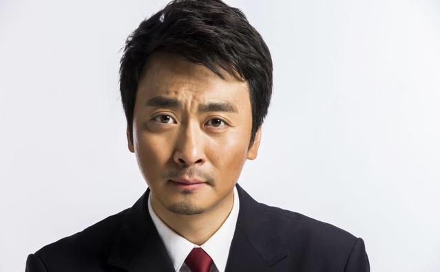 拍《人民的名义》时，导演给黄俊鹏打电话:“我有一个角色很适合你，而且还全是床戏。