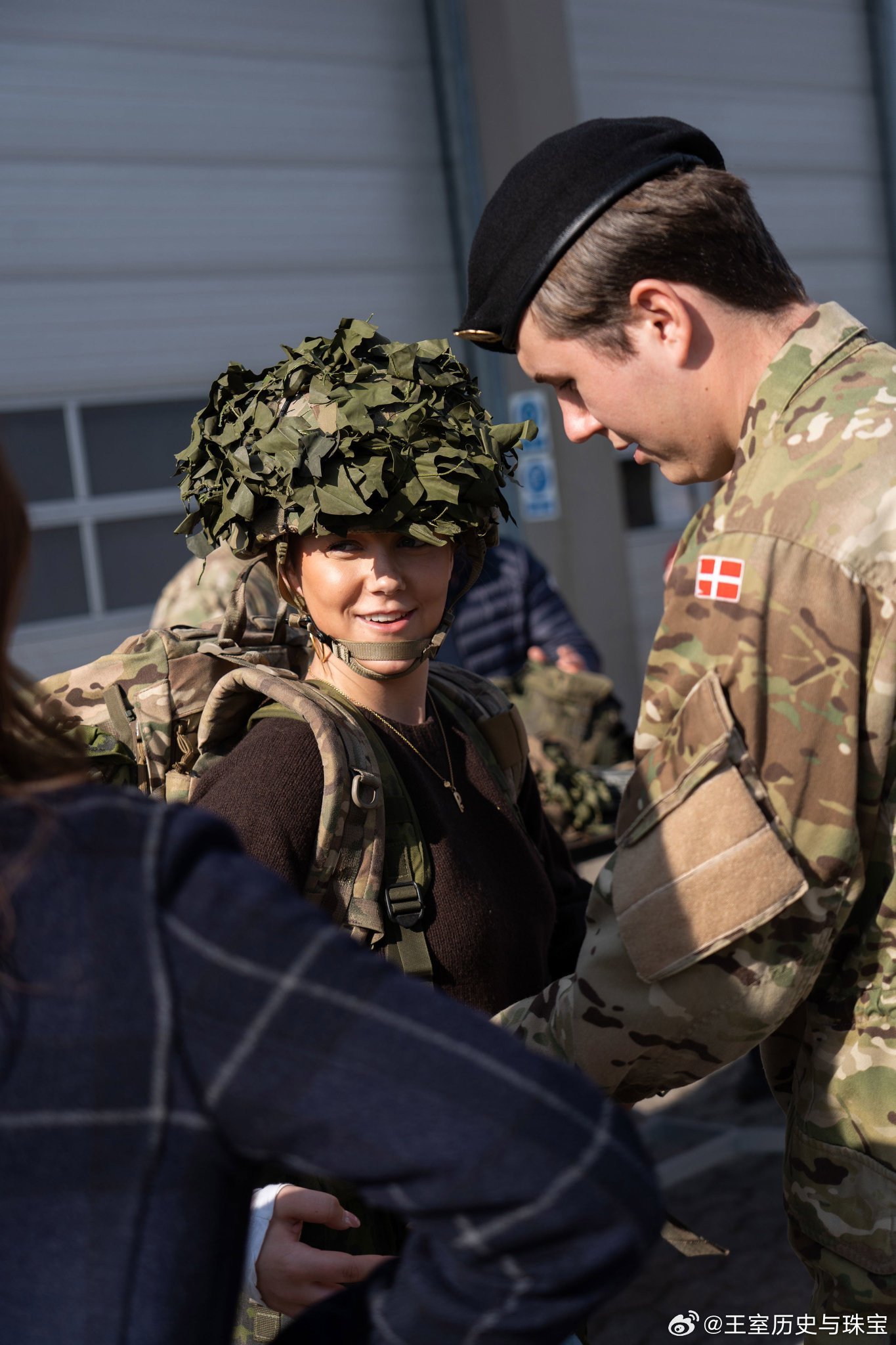 新闻 丹麦王室宣布伊莎贝拉公主在高中毕业后，于今年8月起将在斯莱厄尔瑟的丹麦骠骑