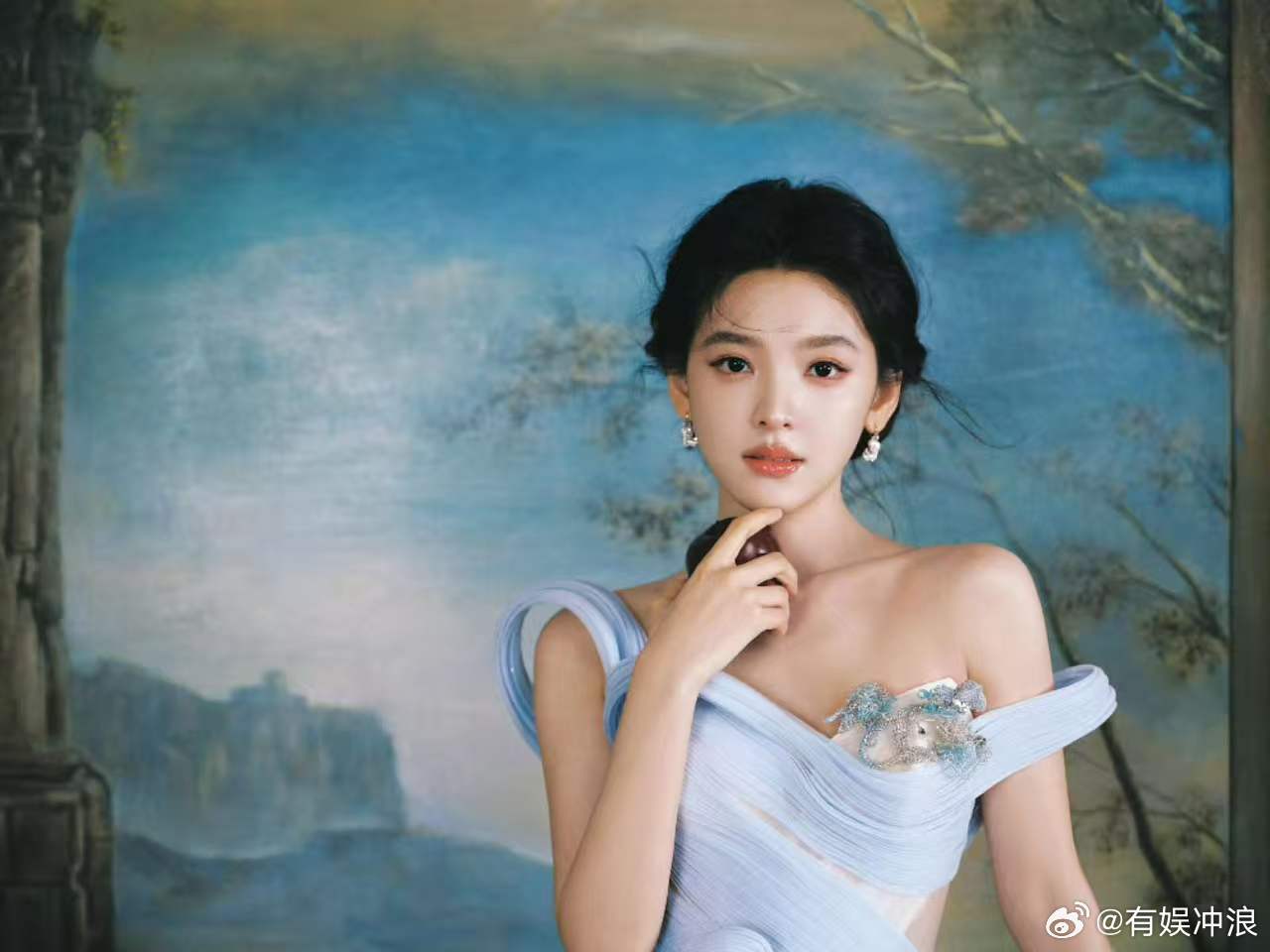 章若楠邂逅春雨章若楠春天邀请章若楠邂逅春雨，哇塞，