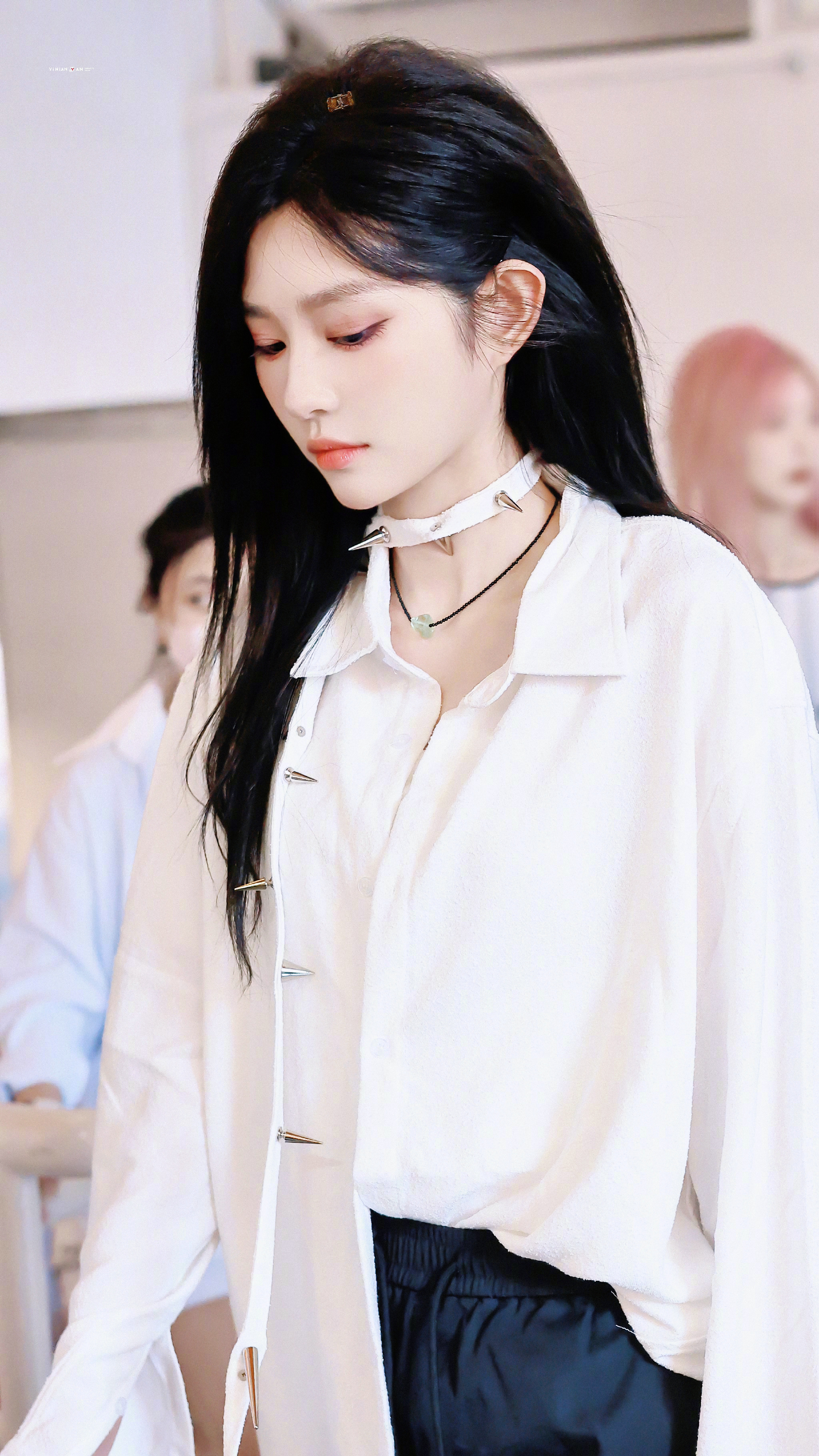 王奕 周诗雨曼谷见面会上班，漂亮姐姐[爱慕][爱慕] ​​​