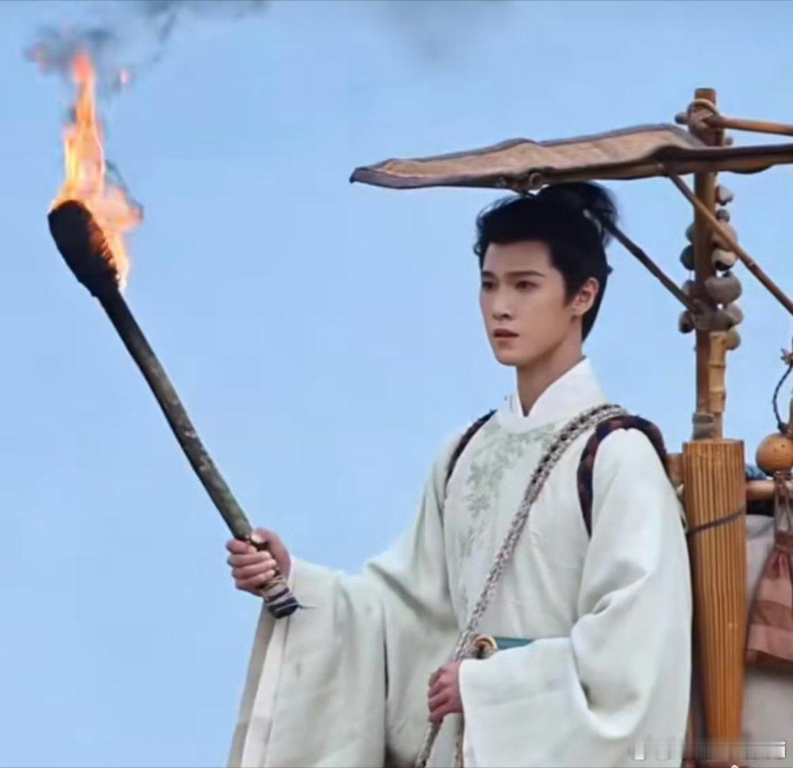 李昀锐长公主背着行李好像倩女幽魂的宁采臣啊 好一个玉面书生[打call][打ca