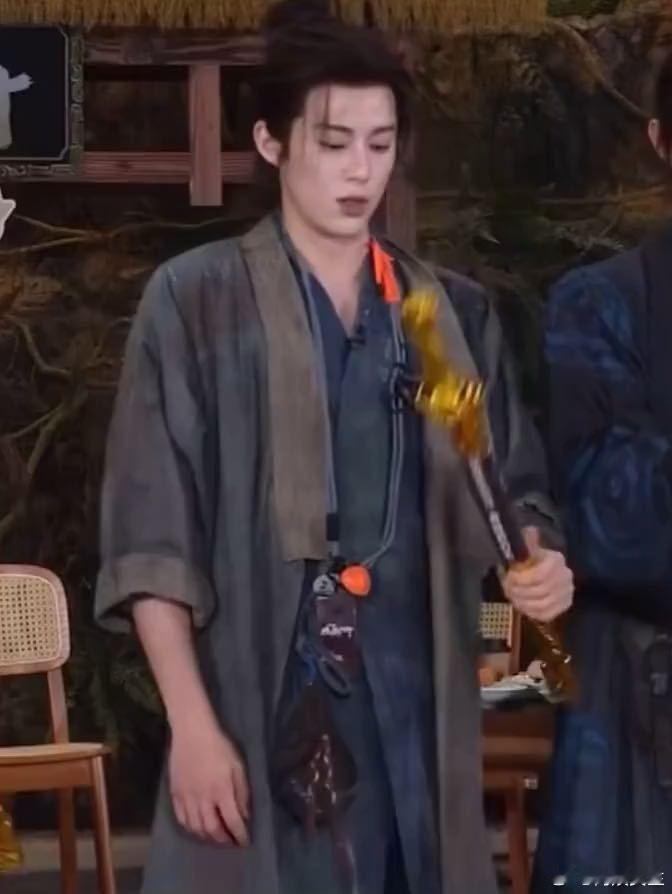 王鹤棣直播就这样四处闯祸 王鹤棣直播时那反应也太有梗了！明明在四处闯祸，却总能大