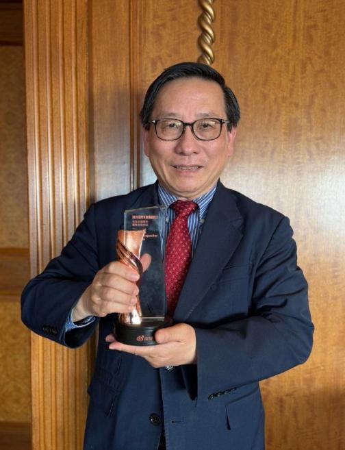 还记得当年那个所谓的南海仲裁案不，十几个国家把这个当成是圣旨，用来打压中国，想从