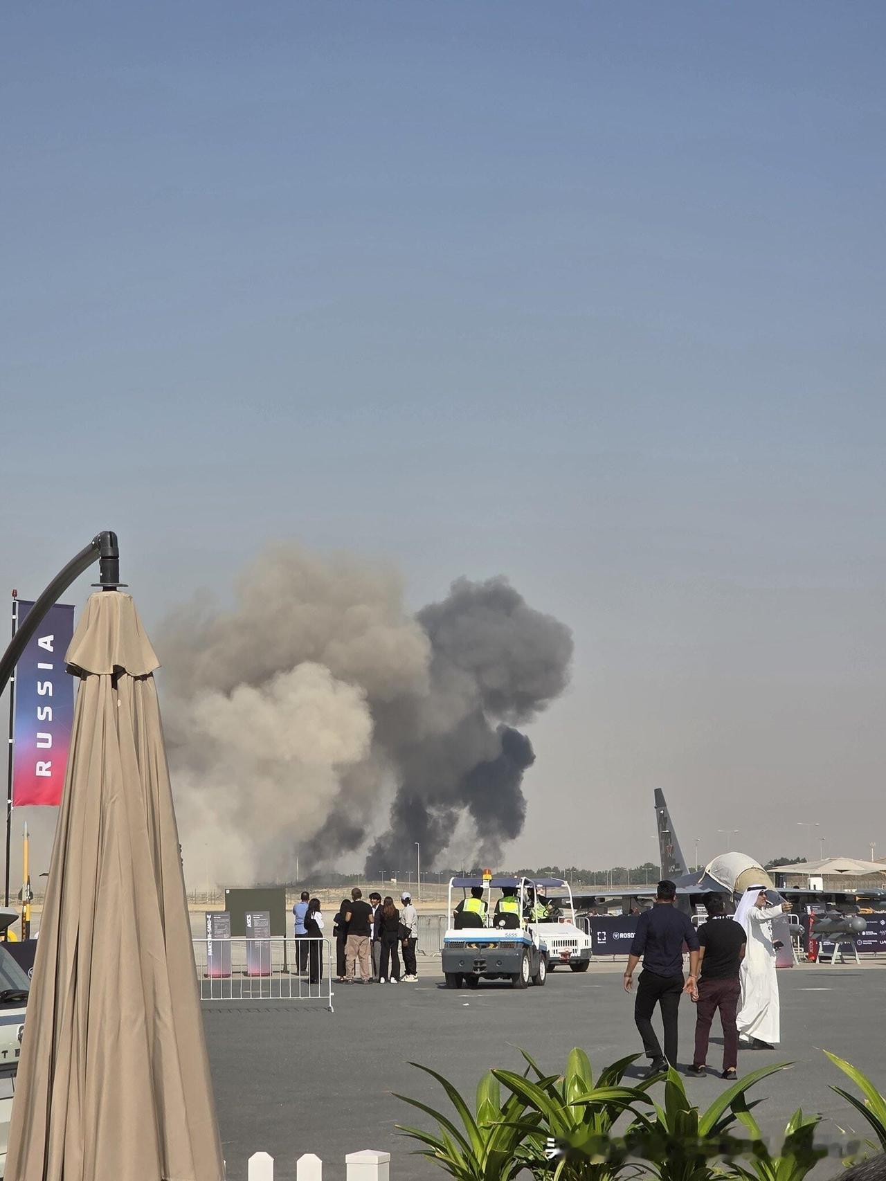 印度这次在全世界的军迷面前贡献了一场悲惨的闹剧，
2025迪拜航展印度展出了他们